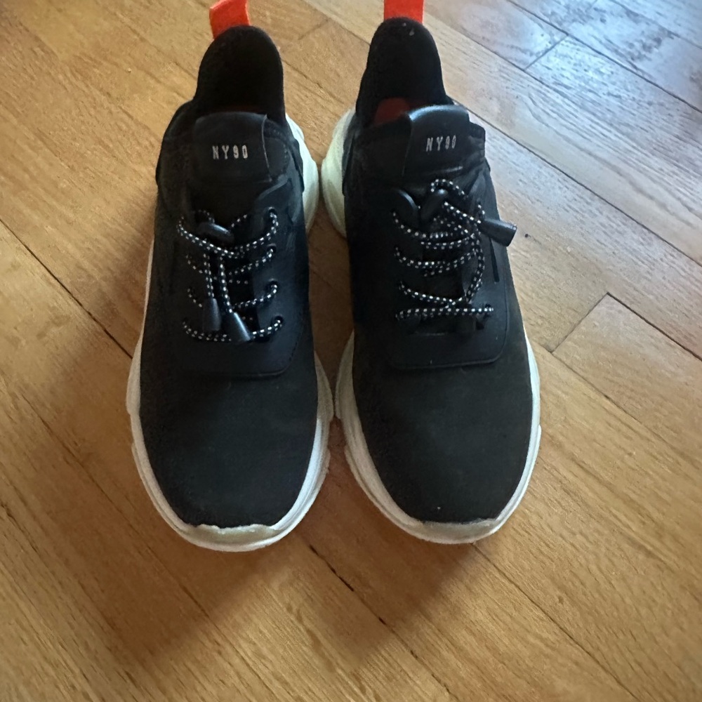 Woman’s Black Camo Sneakers